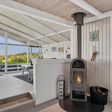 Family-friendly With Panoramic Views Of Bay And Spacious Outdoor Areas *