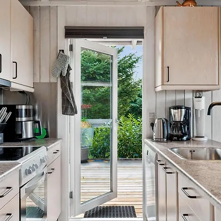 Family-friendly With Panoramic Views Of Bay And Spacious Outdoor Areas *