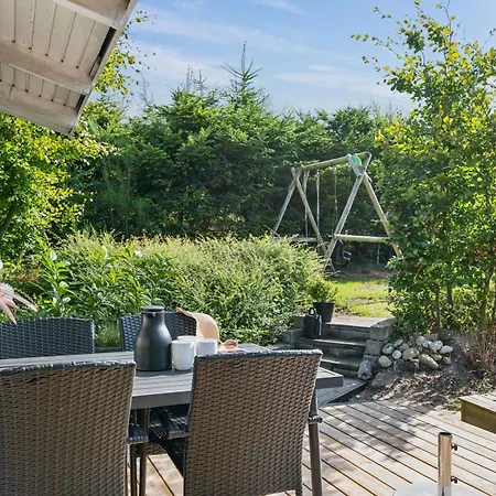 Family-friendly With Panoramic Views Of Bay And Spacious Outdoor Areas *